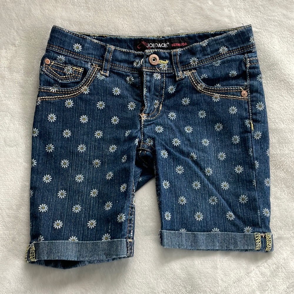 Bermuda style short for girls